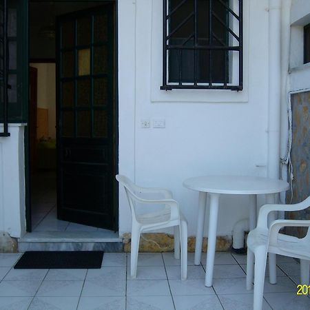 Lakis Apartments 阿查拉维 外观 照片