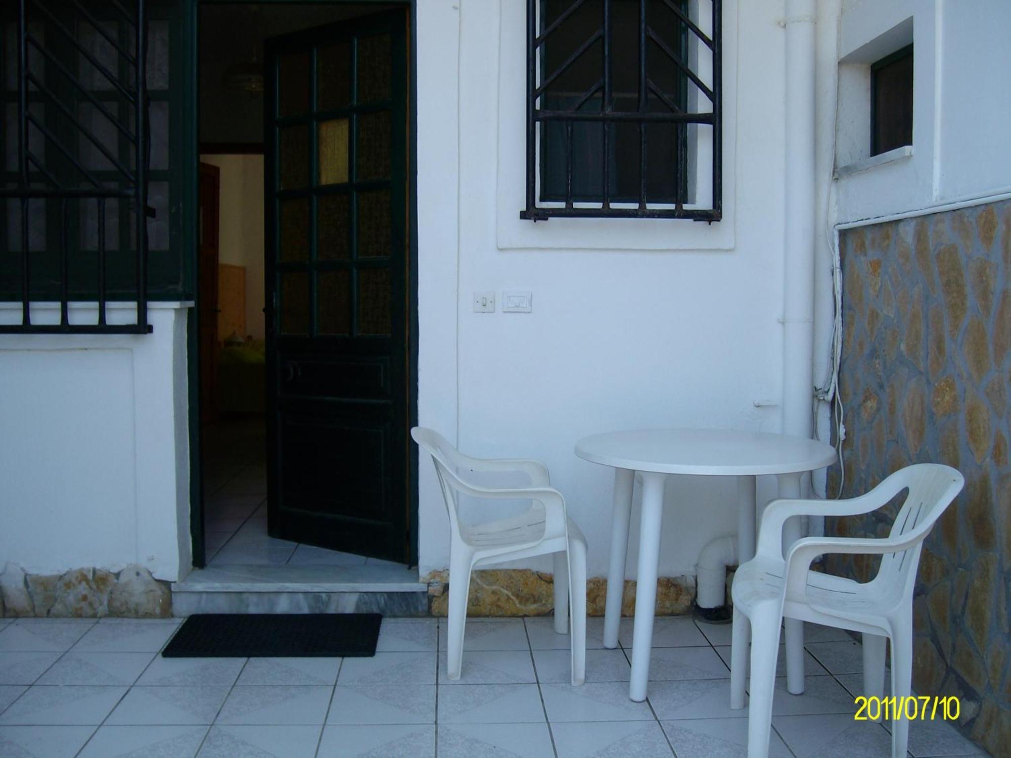 Lakis Apartments 阿查拉维 外观 照片